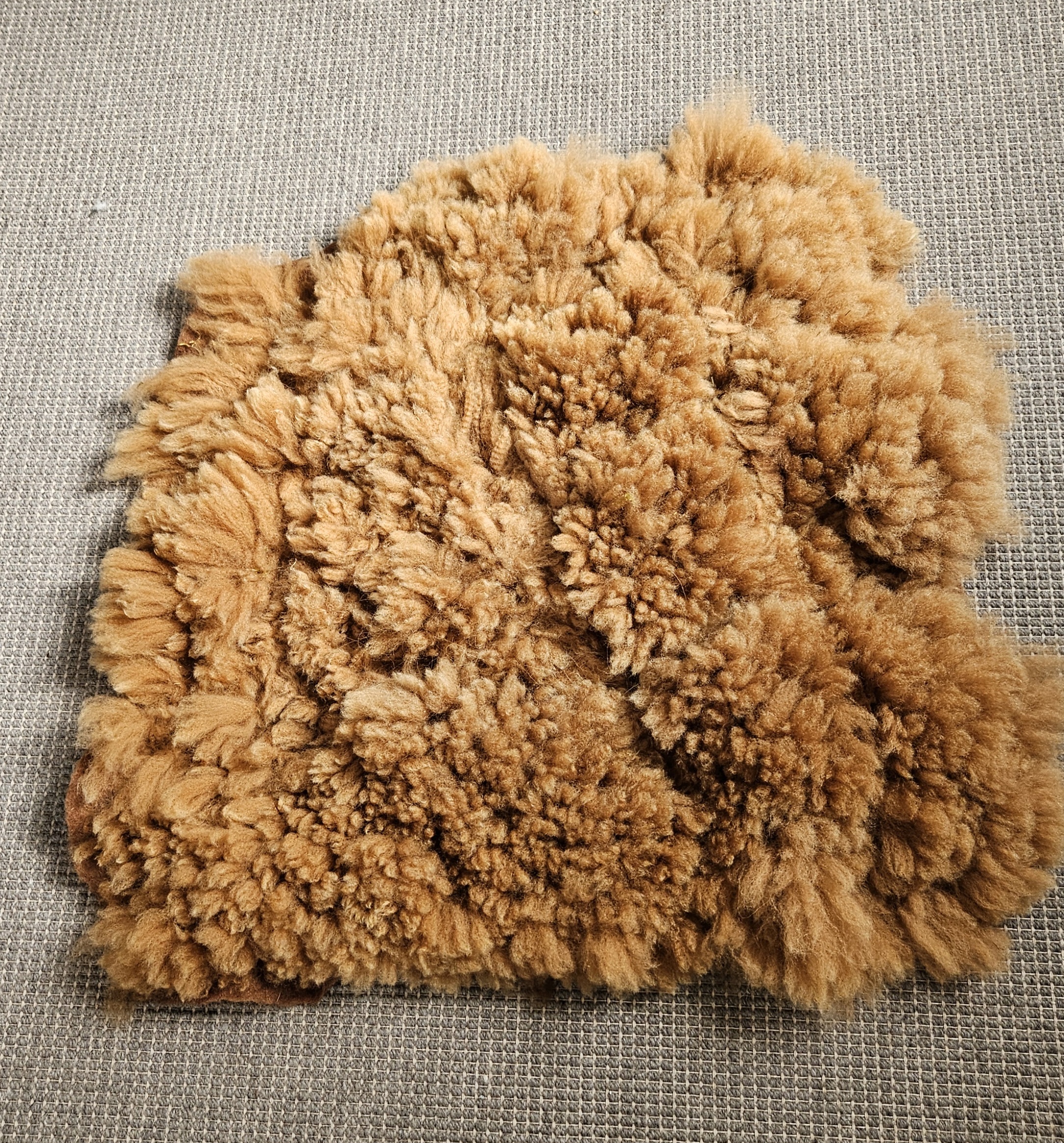 Alpacavacht warm bruin, 60 x 60 cm - Image 2